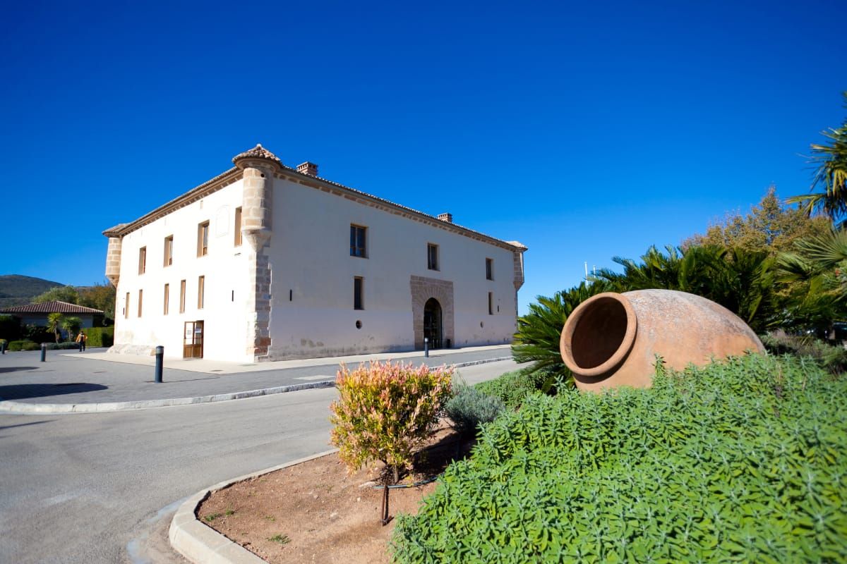 Camino litoral junto al entorno de Marenys de Rafalcaid