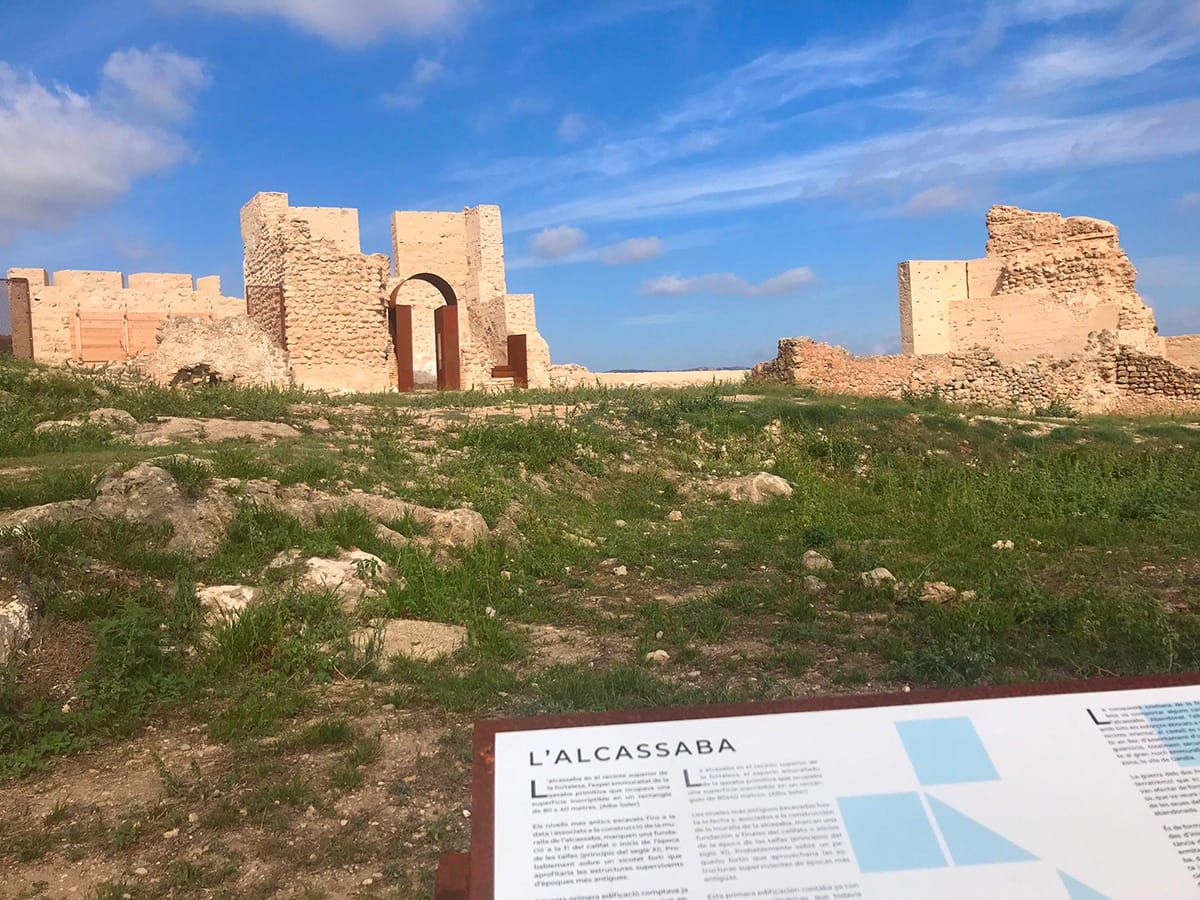 Sendero de montaña hacia el Molló de Falconera